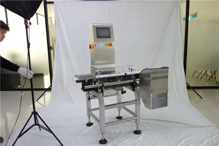 ͨ���ԏ������C��(bi��o)�ʻ��Y(ji��)��(g��u)����(bi��o)�ʻ��˙C�������ɸ��N���ϵķQ����  �׸��Q���Ƀ����N�䷽�����Q�a(ch��n)ƷҎ(gu��)�񷽱㣻  �������Σ�ʹ��������ɫ�˙C������ȫ���ܻ������Ի��O(sh��)Ӌ��  �׾S�o��ݔ�͎����ڲ��b�����b�S�o�����������坍��  �ٶȿ��{(di��o)������׃�l����늙C���ٶȿɸ���(j��)��Ҫ�{(di��o)��(ji��)��  �������߾��ȣ����ø߾��Ȕ�(sh��)�ւ��������ɘ��ٶȿ������ȸ���  ���c׷ۙ�����քӻ��Ԅ��������Լ��ӑB(t��i)���c׷ۙ��   