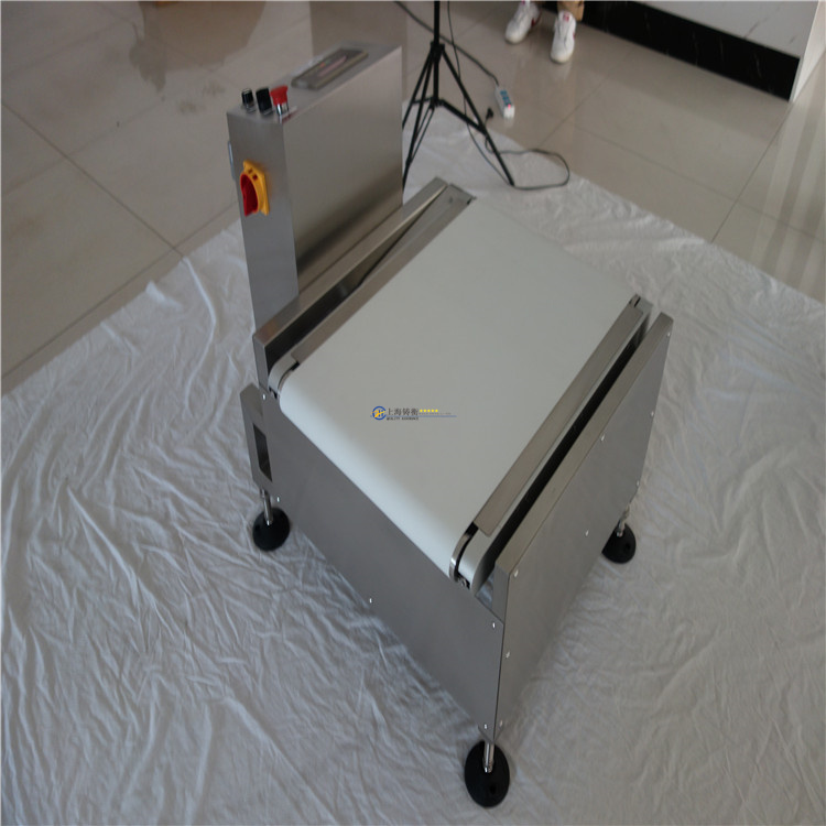 ͨ���ԏ�(qi��ng)�����C(j��)��(bi��o)��(zh��n)���Y(ji��)��(g��u)����(bi��o)��(zh��n)���˙C(j��)�������ɸ��N���ϵķQ����  �׸��Q���Ƀ�(ch��)���N�䷽�����Q�a(ch��n)ƷҎ(gu��)�񷽱㣻  �������Σ�ʹ��������ɫ�˙C(j��)������ȫ���ܻ������Ի��O(sh��)Ӌ(j��)��  �׾S�o(h��)��ݔ�͎����ڲ��b�����b�S�o(h��)���㣬�����坍��  �ٶȿ��{(di��o)������׃�l����늙C(j��)���ٶȿɸ���(j��)��Ҫ�{(di��o)��(ji��)��  ���١��߾��ȣ����ø߾��Ȕ�(sh��)�ւ��������ɘ��ٶȿ������ȸ���  ���c(di��n)׷ۙ�����ք�(d��ng)���Ԅ�(d��ng)���㣬�Լ���(d��ng)�B(t��i)���c(di��n)׷ۙ��   